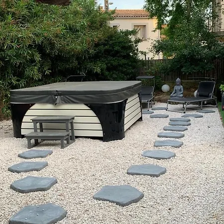 Les Dahlias 4 Personnes Jacuzzi Barbecue Jardin Arbore Climatise *