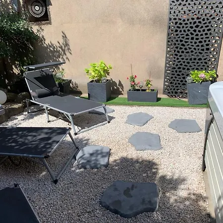 Les Dahlias 4 Personnes Jacuzzi Barbecue Jardin Arbore Climatise Apartment