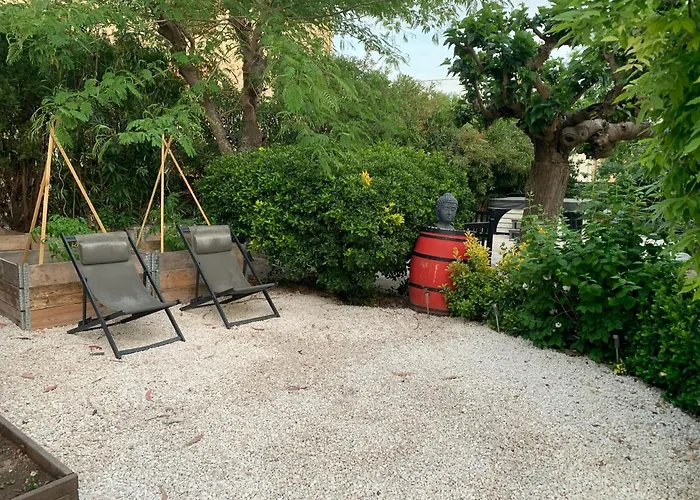 Les Dahlias 4 Personnes Jacuzzi Barbecue Jardin Arbore Climatise Apartamento Agde