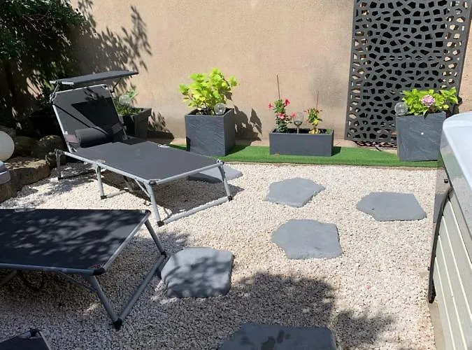 Les Dahlias 4 Personnes Jacuzzi Barbecue Jardin Arbore Climatise Apartamento